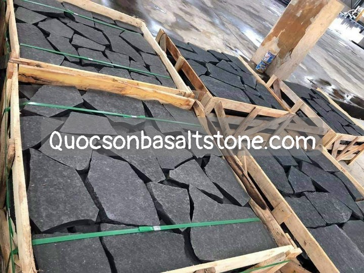 Đá basalt rối lát sân vườn